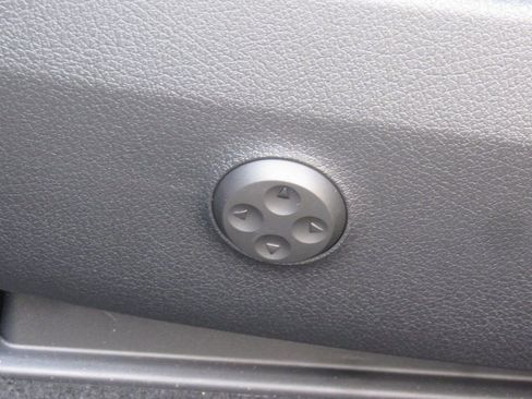 New 2026 Mercedes-Benz GLC 300 4MATIC image 11