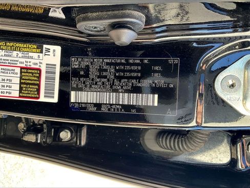 Used 2021 Toyota Highlander XLE AWD/4WD image 33