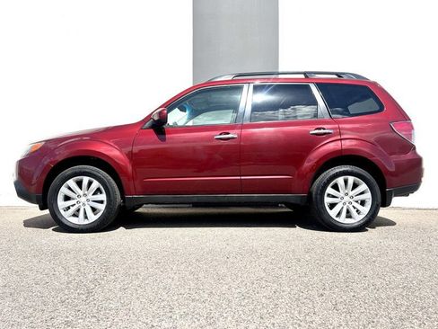 Used 2012 Subaru Forester 2.5X Premium AWD/4WD image 18