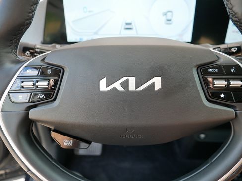 Certified 2023 Kia EV6 Wind AWD/4WD image 25