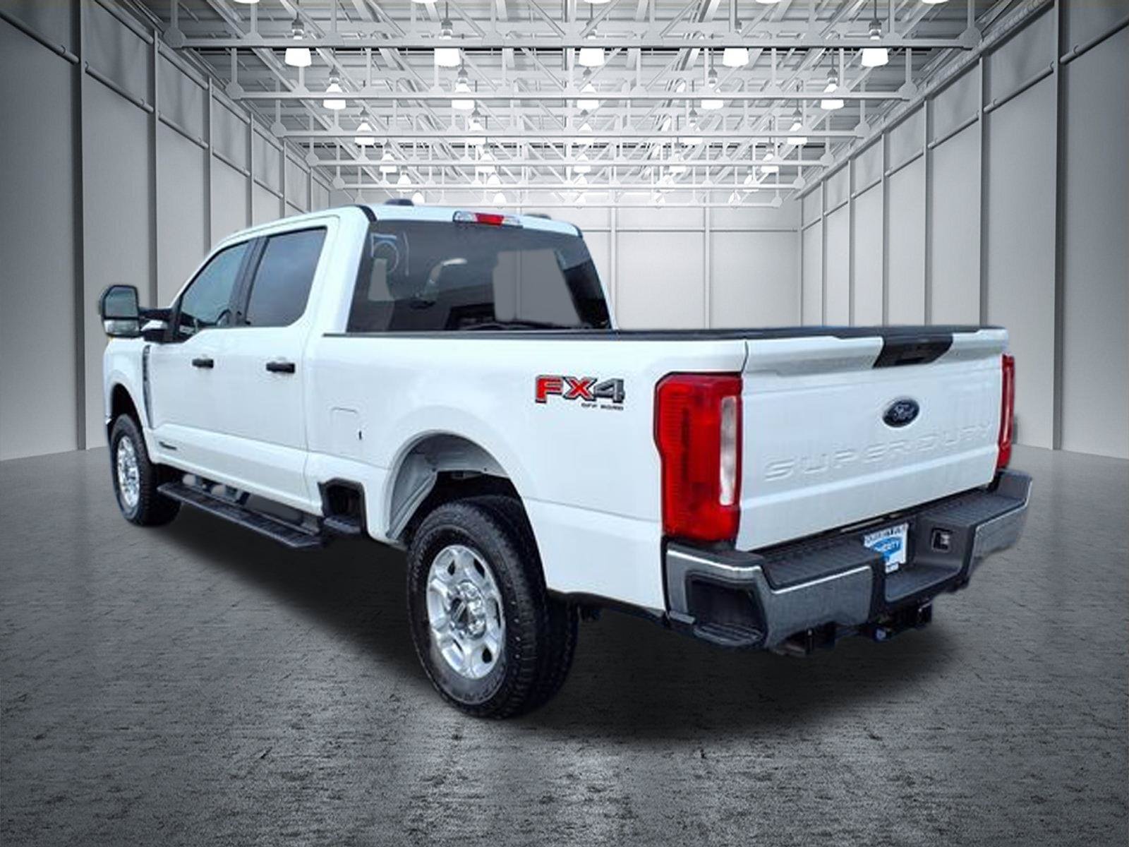 Used 2025 Ford F250 XLT w/ FX4 Off-Road Package AWD/4WD image 11