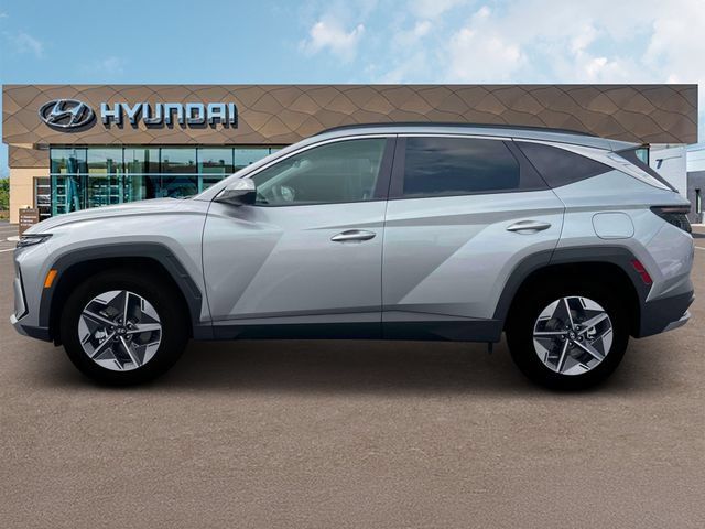 New 2025 Hyundai Tucson SEL w/ Tow & Go Package AWD/4WD image 3