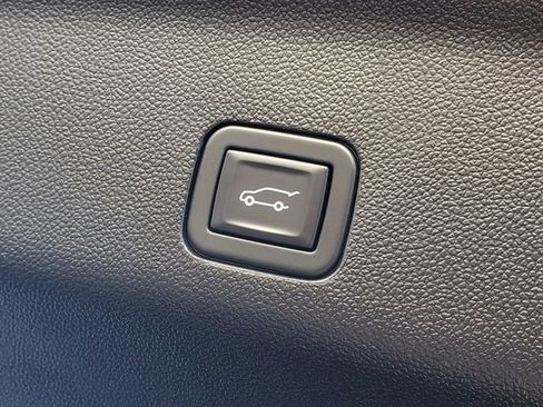 Used 2023 Chevrolet Tahoe LT w/ Luxury Package image 33