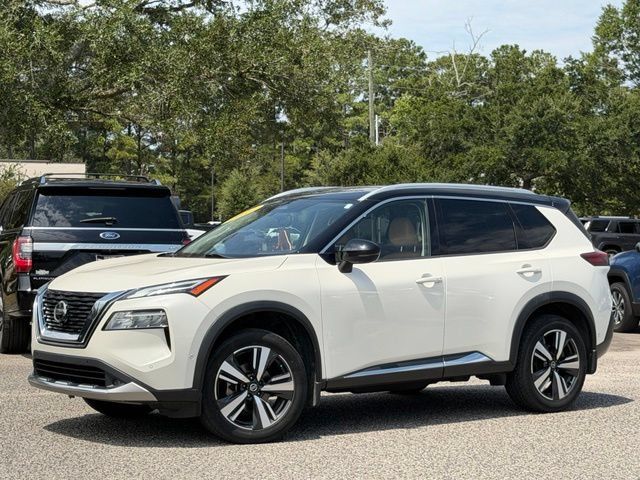 Used 2021 Nissan Rogue Platinum FWD image 1