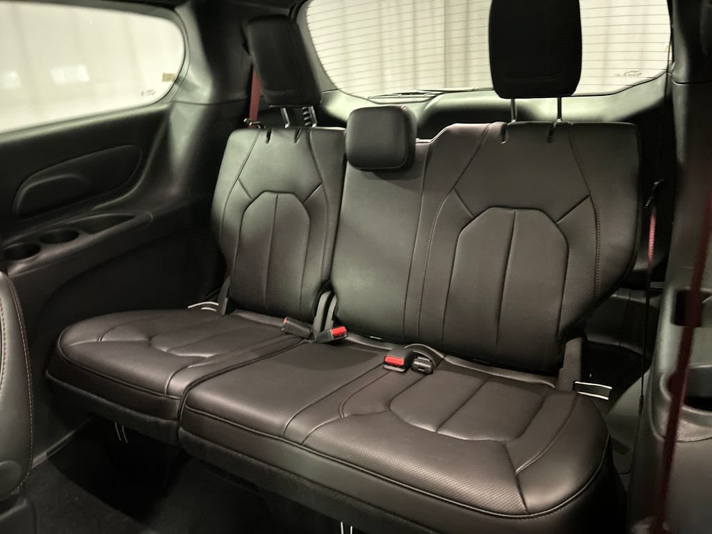 New 2027 Chrysler Pacifica Select FWD image 22