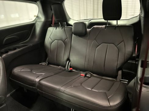 New 2027 Chrysler Pacifica Select FWD image 22