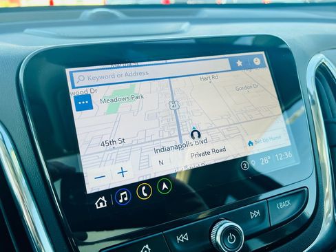 Used 2023 Chevrolet Equinox Premier image 28