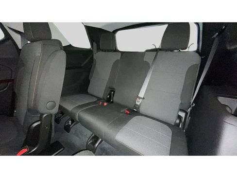 Used 2021 Chevrolet Traverse LT AWD/4WD image 16