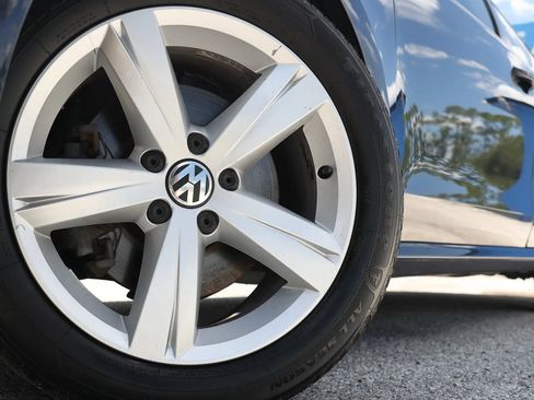 Used 2015 Volkswagen Passat 1.8T SE FWD image 25