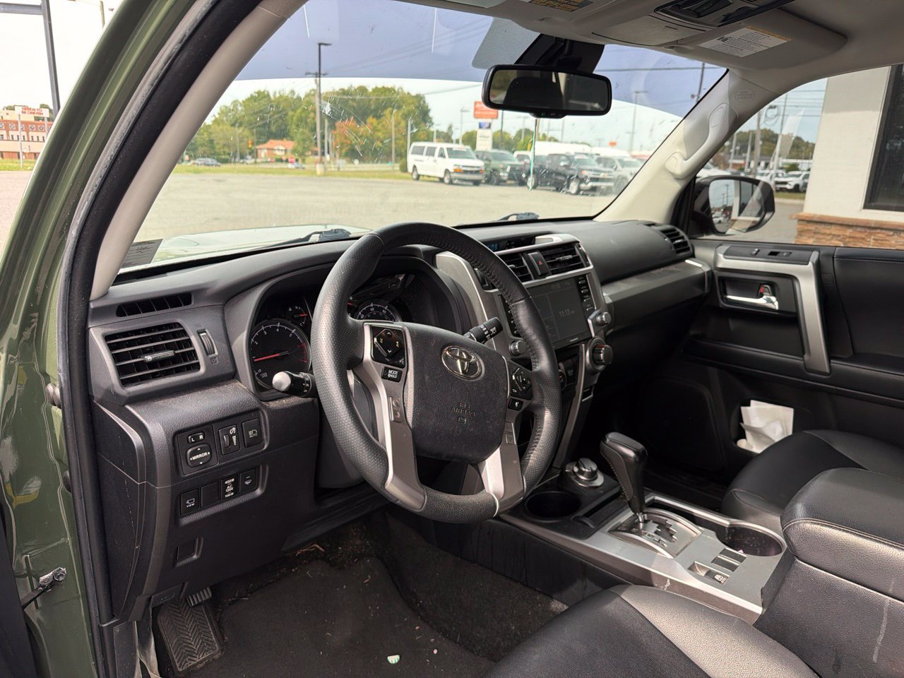 Used 2022 Toyota 4Runner TRD Sport w/ Technology Package AWD/4WD image 3
