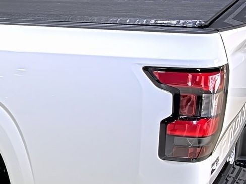 Used 2025 Nissan Frontier SV image 10