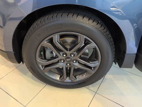 Used 2018 Ford Edge SEL w/ Equipment Group 201A AWD/4WD image 56