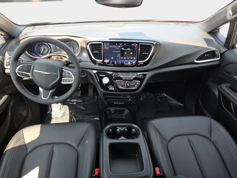 New 2026 Chrysler Pacifica Select FWD image 9