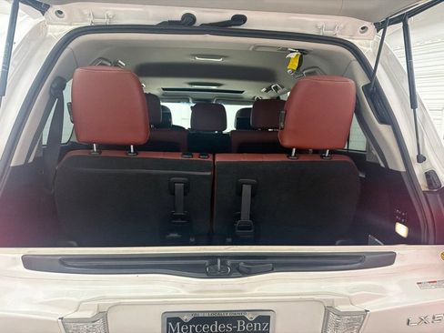 Used 2016 Lexus LX 570 4WD w/ Luxury Package image 31