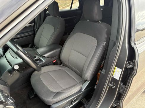 Used 2018 Ford Explorer XLT w/ Equipment Group 201A image 27