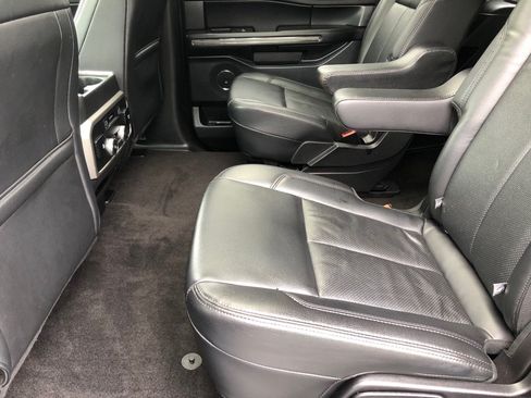Used 2020 Ford Expedition XLT w/ Equipment Group 202A AWD/4WD image 21