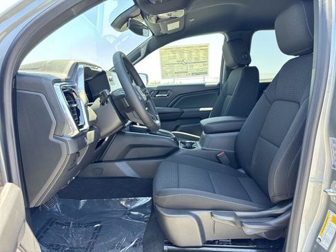 New 2026 GMC Canyon Elevation w/ LPO, Black Badging Package RWD image 19