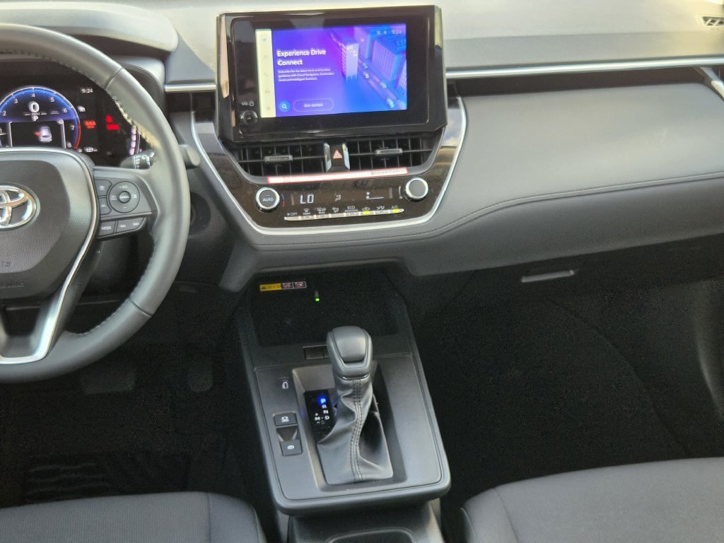 Used 2026 Toyota Corolla Cross LE FWD image 17