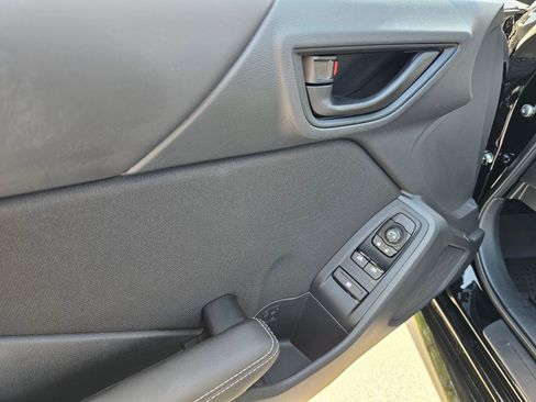 Used 2025 Toyota GR86 w/ ALL Weather Mat Package (TMS) RWD image 16
