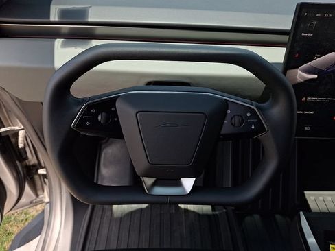 Used 2025 Tesla Cybertruck AWD Crew Cab image 20