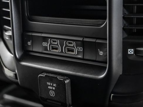 Used 2022 RAM 3500 Limited AWD/4WD image 32