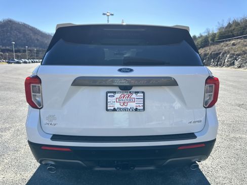 Used 2023 Ford Explorer XLT w/ Equipment Group 202A image 3