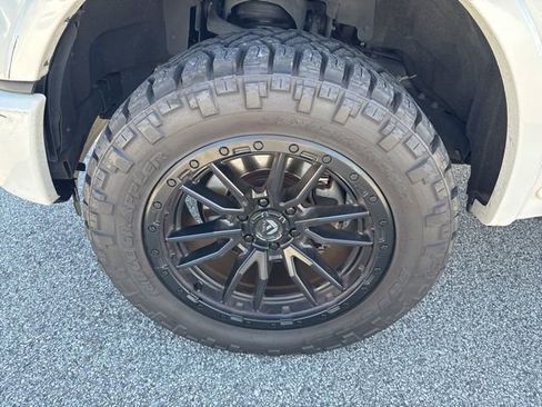 Used 2016 Ford F150 Platinum w/ Equipment Group 701A Luxury image 9