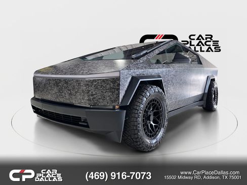 Used 2024 Tesla Cybertruck Cyberbeast AWD/4WD image 4
