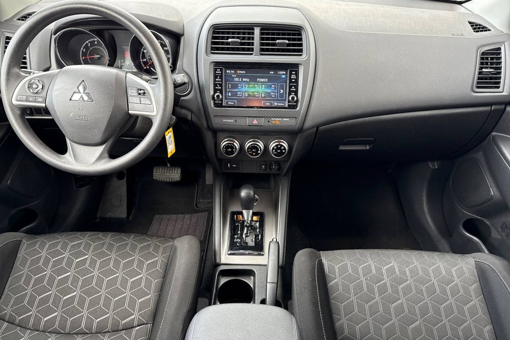 Used 2025 Mitsubishi Outlander Sport ES AWD/4WD image 5
