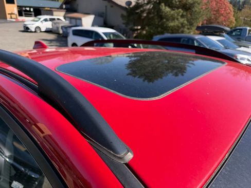 Used 2020 Subaru Crosstrek 2.0i Limited w/ Moonroof Package w/Navigation AWD/4WD image 5