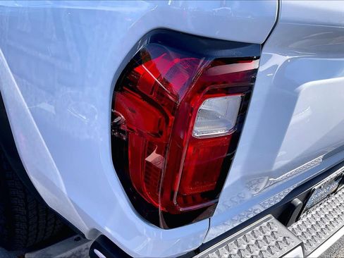 Used 2024 GMC Canyon Elevation w/ Convenience Package image 28