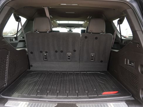 Used 2021 GMC Yukon XL Denali w/ Denali Premium Package image 30