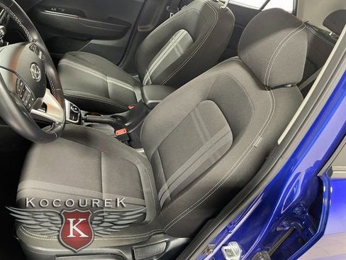 Used 2023 Hyundai Venue SEL image 12