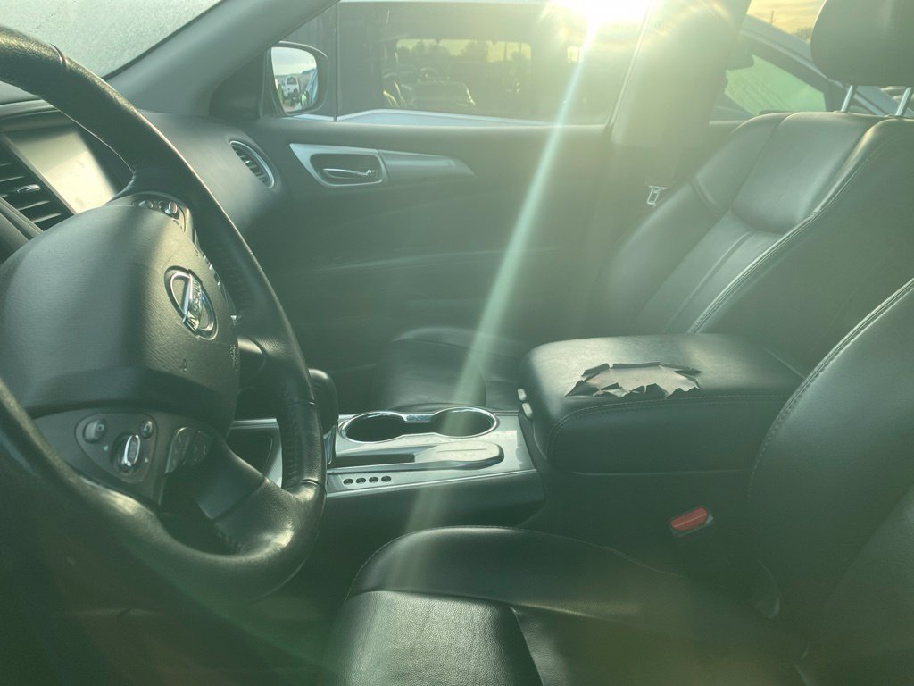 Used 2019 Nissan Pathfinder SL FWD image 13