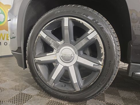 Used 2017 Cadillac Escalade ESV Luxury image 39