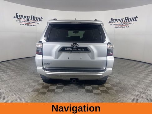 Used 2021 Toyota 4Runner TRD Off-Road Premium w/ Moonroof Package AWD/4WD image 7