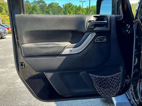 Used 2015 Jeep Wrangler Unlimited Sahara w/ Dual Top Group image 22