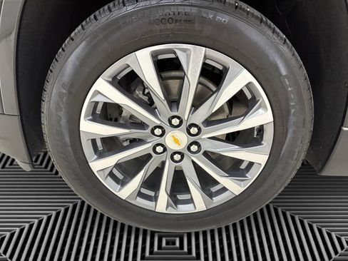 Certified 2023 Chevrolet Traverse Premier FWD image 9