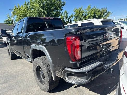 Used 2021 GMC Sierra 2500 Denali w/ Denali Black Diamond Edition AWD/4WD image 3