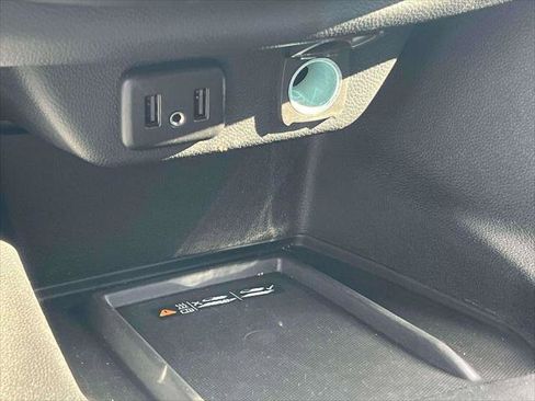 Used 2023 Chevrolet Traverse LT image 27