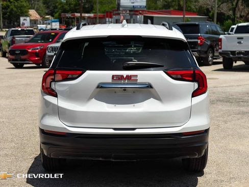 Used 2021 GMC Terrain SLE w/ Driver Convenience Package FWD image 8