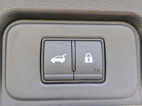 Certified 2025 Nissan Rogue SL image 14