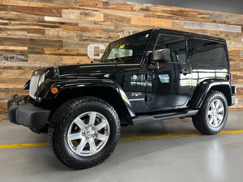 Used 2016 Jeep Wrangler Sahara AWD/4WD image 14