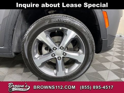 Used 2026 Jeep Grand Cherokee Limited image 6