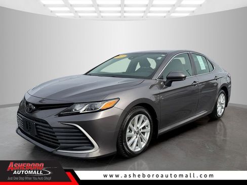 Used 2023 Toyota Camry LE image 1