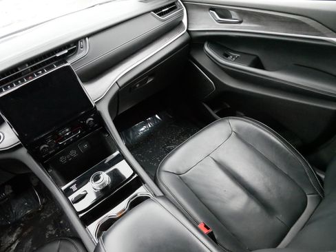 Used 2021 Jeep Grand Cherokee L Limited image 11