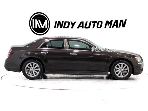Used 2012 Chrysler 300 Limited RWD image 3