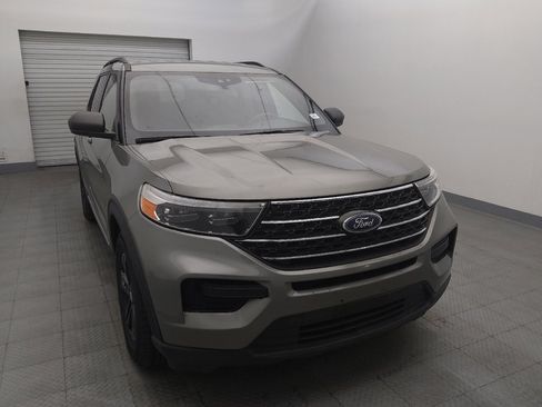 Used 2020 Ford Explorer XLT RWD image 14