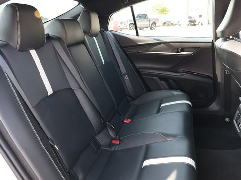 Used 2025 Toyota Camry SE FWD image 31