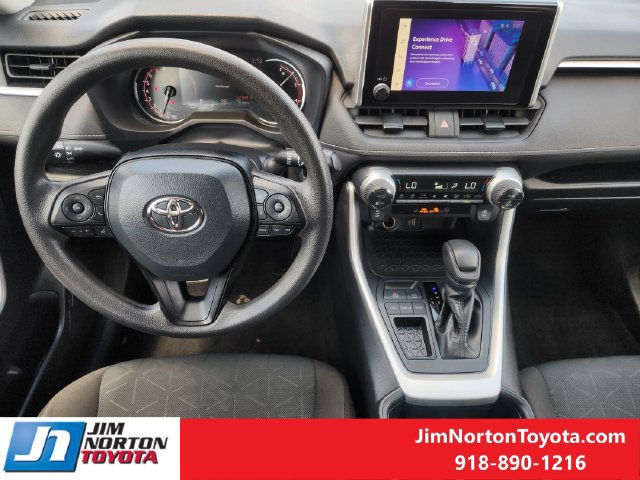 Used 2025 Toyota RAV4 XLE FWD image 26